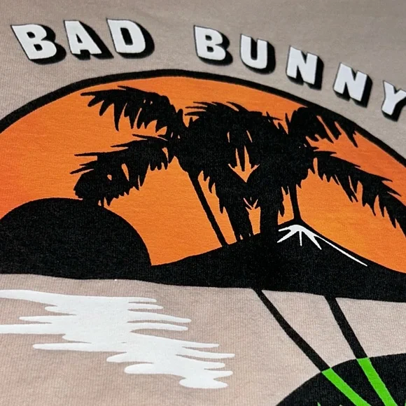 Bad Bunny Un Verano Sin Ti Concert T-Shirt Unisex Size XL Beach Palm Trees - Picture 3 of 11